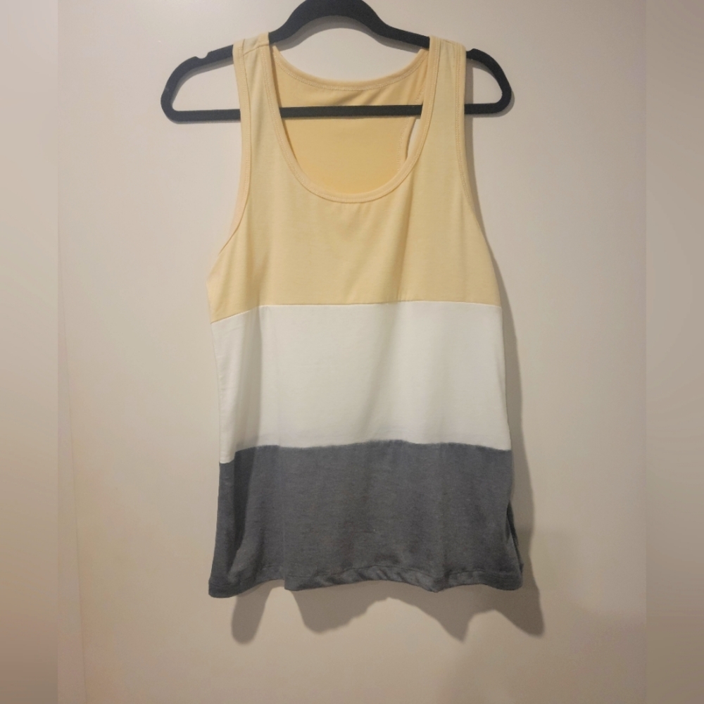 Womens s tank size Medium